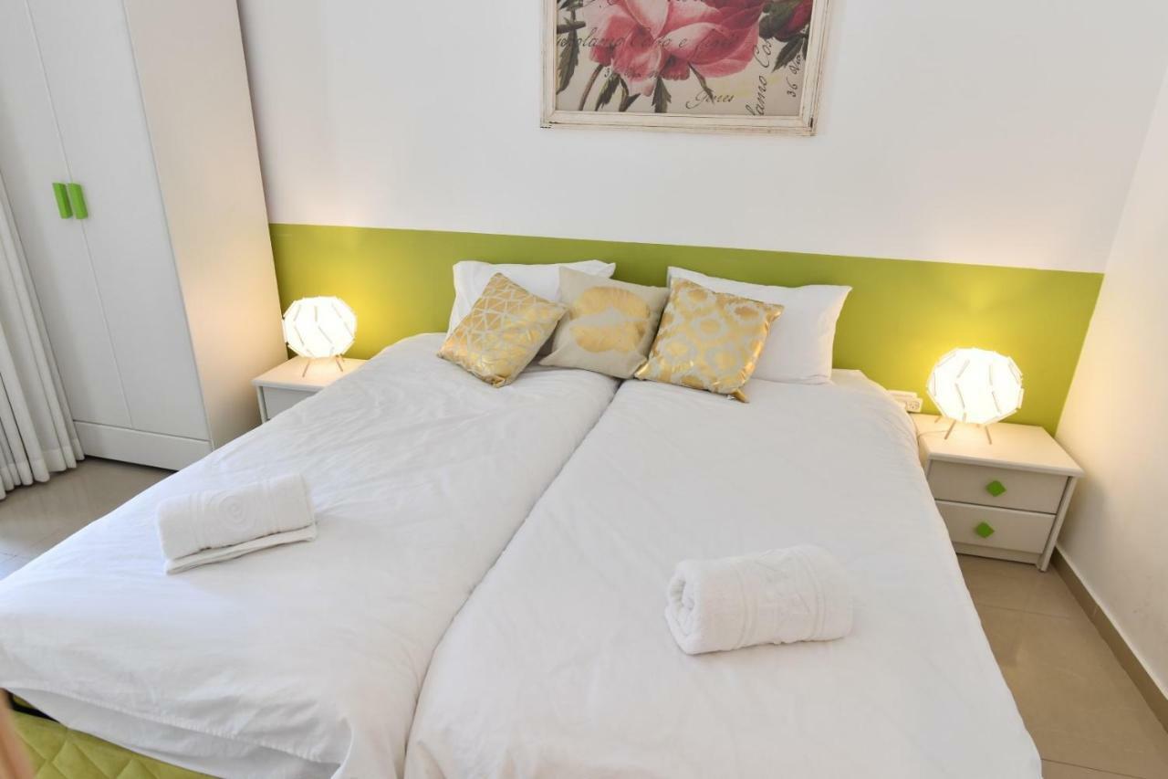 Saidoff, Amazing 4 Bedroom 3 Bath In City Center, Pool, Parking!!! Jerusalem Exterior photo